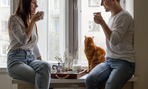 young-couple-having-breakfast